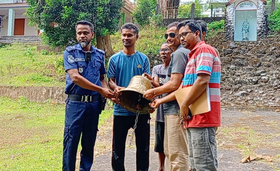 অবশেষে গীর্জার চুরি যাওয়া ঘন্টা উদ্ধার