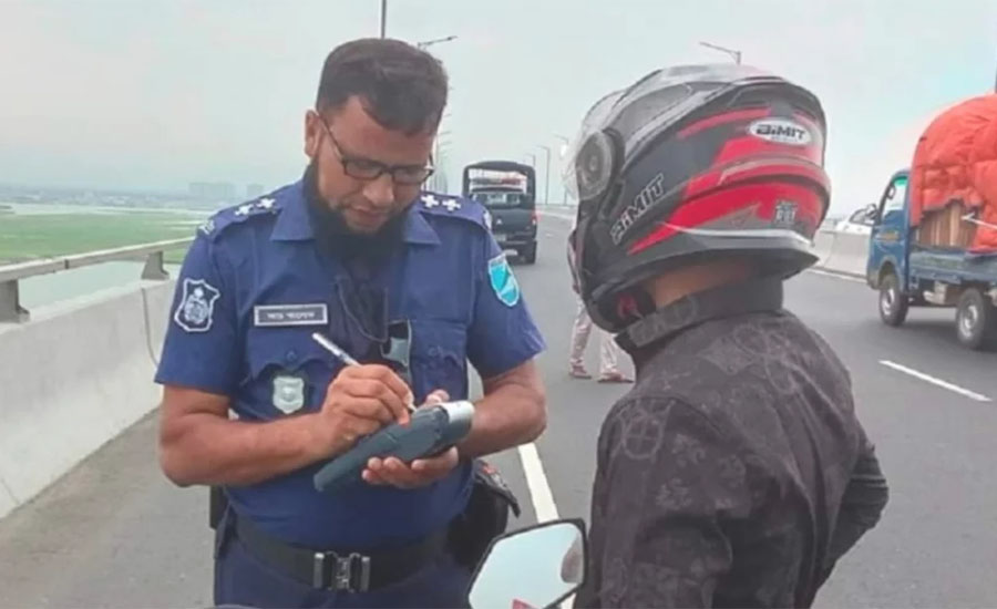 পদ্মা সেতুতে নিয়মভঙ্গ, ২৩ মোটরসাইকেল আরোহীকে জরিমানা