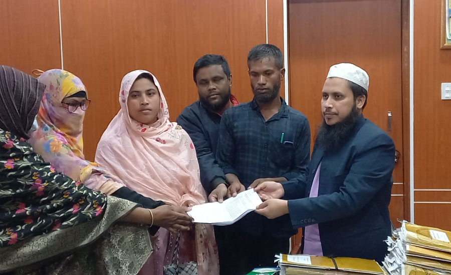 পিলখানা হত্যাকাণ্ড: প্রধানমন্ত্রী বরাবর বিডিআর সদস্যদের পরিবারের স্মারকলিপি