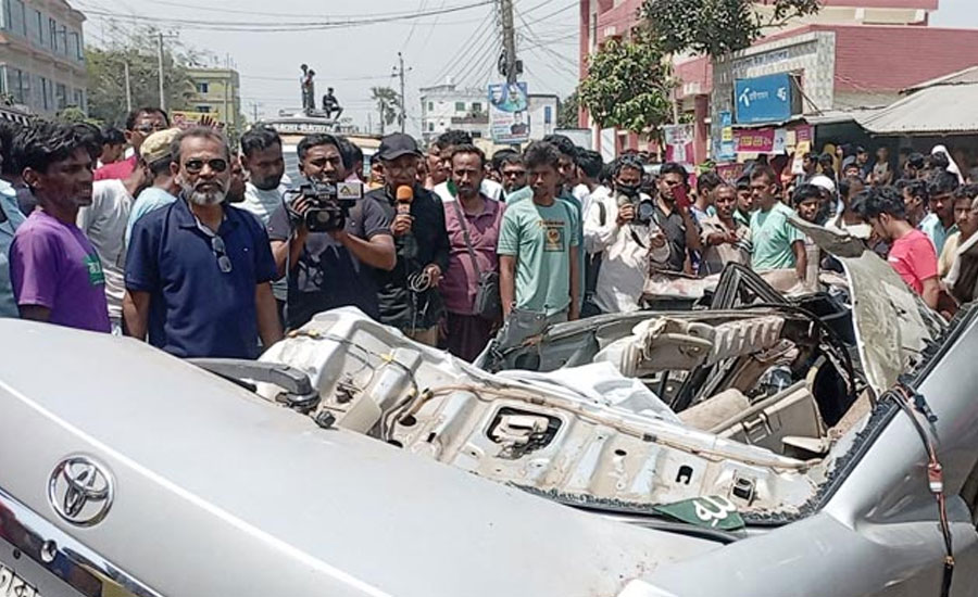 বগুড়ায় বাসের ধাক্কায় প্রাইভেটকারের ৩ যাত্রী নিহত