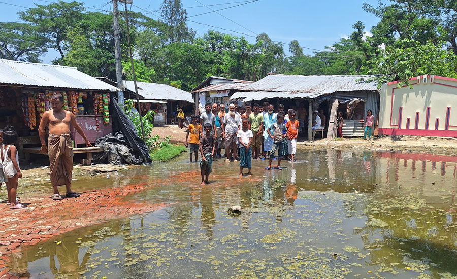 বাঁশখালীতে পানি নিষ্কাশনে প্রতিবন্ধকতায় জলাবদ্ধতা