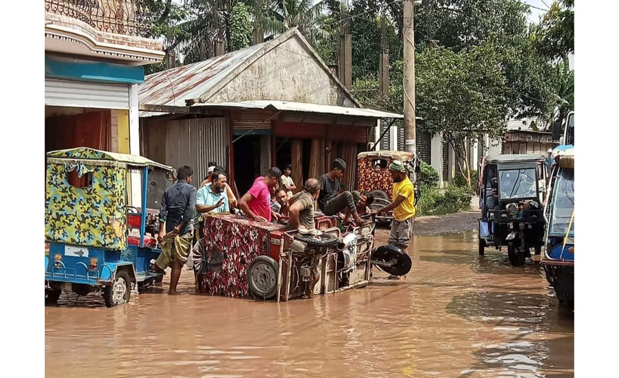 সোনারগাঁ উপজেলার গুরুত্বপূর্ণ রাস্তাটি মরনফাঁদে পরিণত 