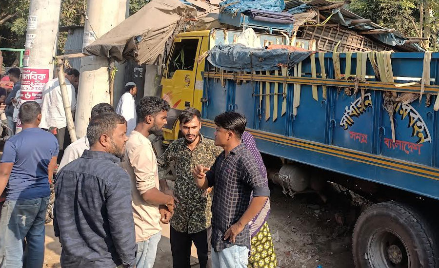 পরীক্ষা শেষে বাড়ি ফেরা হলো না ফারহানা'র