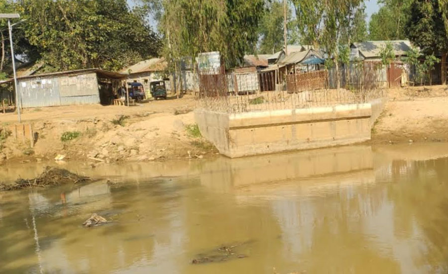 ঝিনাইগাতীর ধানশাইলে সেতু নির্মাণ কাজ বন্ধে যাতায়াতে চরম ভোগান্তি 