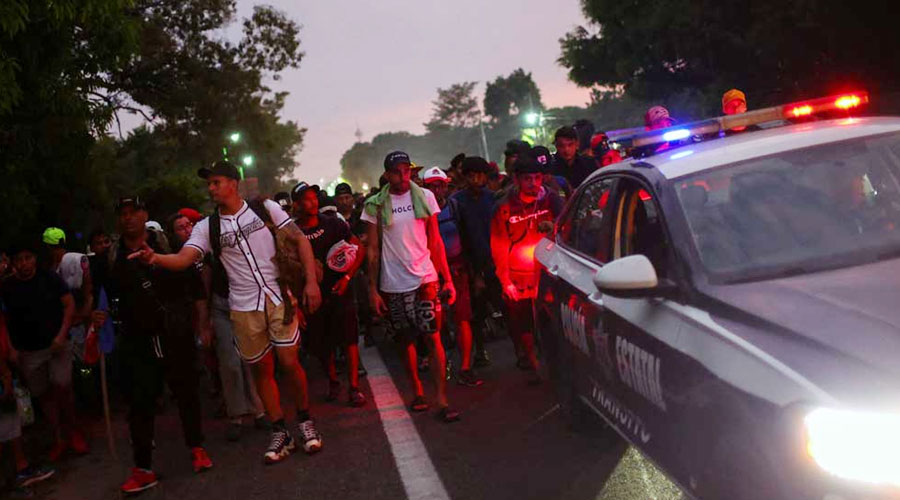 সীমান্তে জরুরি অবস্থা ঘোষণা ট্রাম্পের, আশ্রয় আবেদনের অ্যাপ বন্ধ