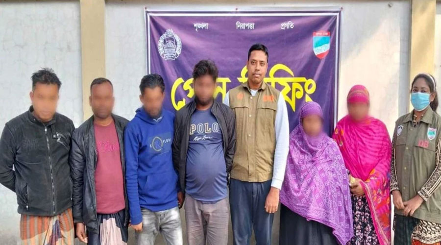 ‘হানি ট্রাপে’ ফেলে অর্থ আদায় চক্রের ৬ সদস্য আটক