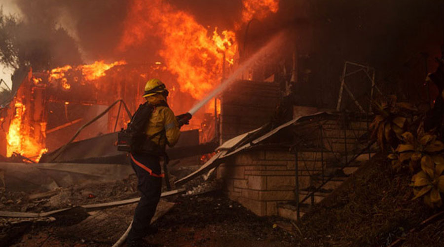 নতুন আরেক দাবানল গ্রাস করছে লস অ্যাঞ্জেলেসকে, রেড-ফ্ল্যাগ জারি