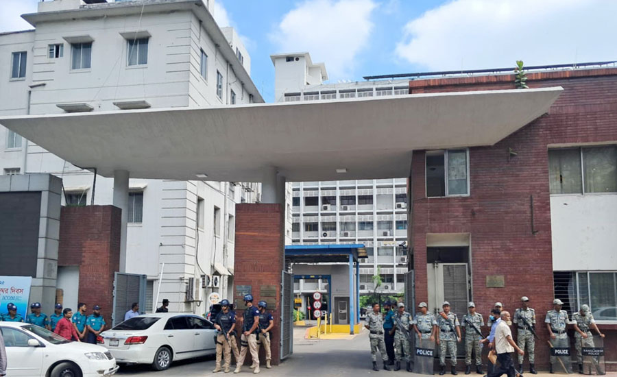 সচিবালয়ে সোয়াট ও বিজিবি মোতায়েন