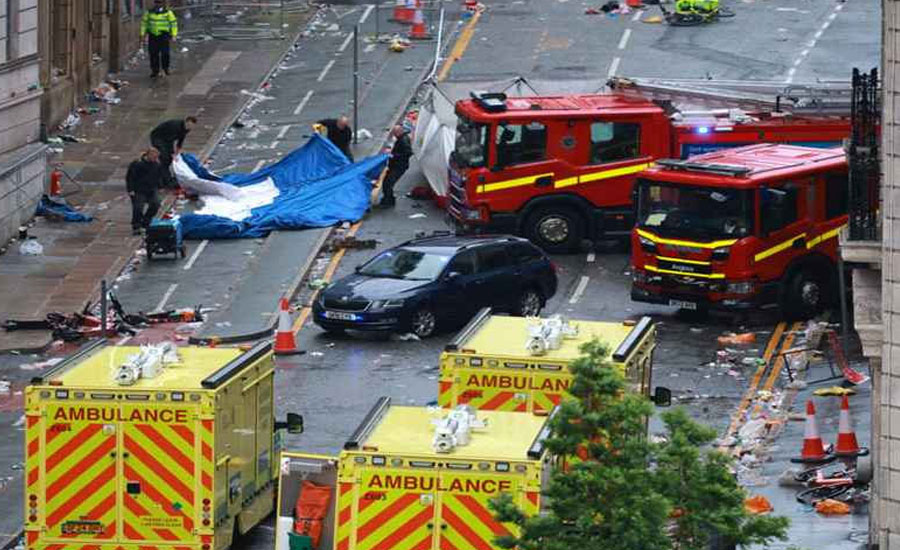 লিভারপুলের বিজয় মিছিলে গাড়িচাপায় আহত অর্ধশত, হাসপাতালে ২৭  