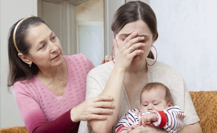সন্তান জন্ম দেওয়ার পর মায়ের পোস্টপার্টাম সাইকোসিস কেন হয়, সমাধান কী