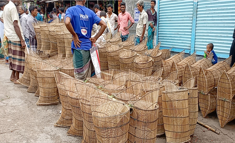 পিরোজপুরে জমে উঠেছে শতবর্ষী চাঁইয়ের হাট