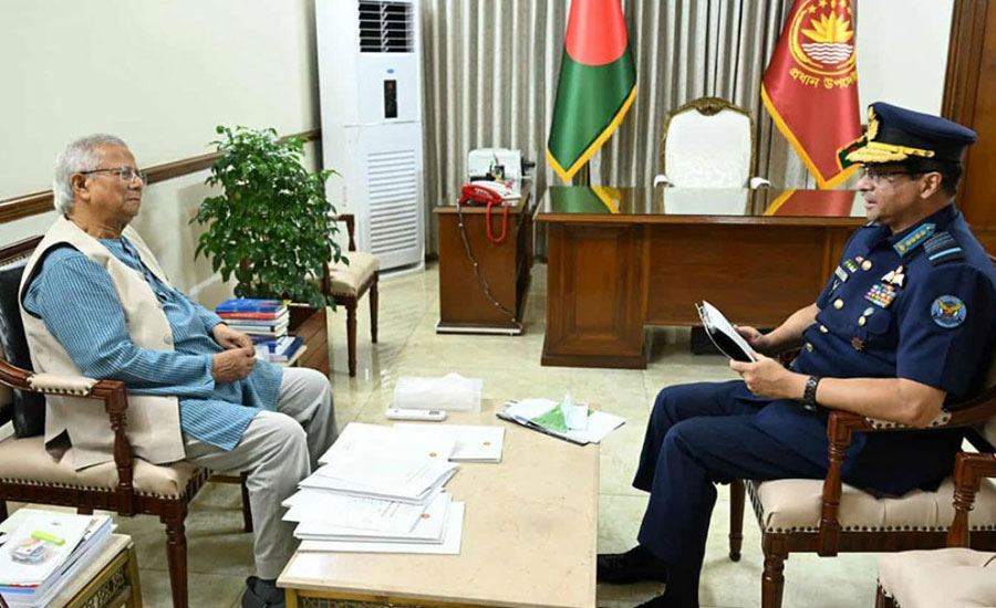 প্রধান উপদেষ্টার সঙ্গে বিমান বাহিনী প্রধানের সাক্ষাৎ