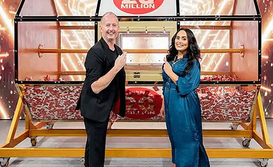 লটারিতে ৬৩ কোটি টাকার মালিক হলেন বাংলাদেশি