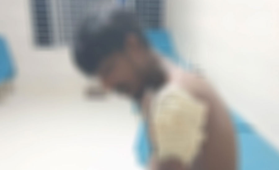 একে অপরের বোনকে বিয়ে-তালাক নিয়ে ছুরিকাঘাতে দুই বন্ধু আহত