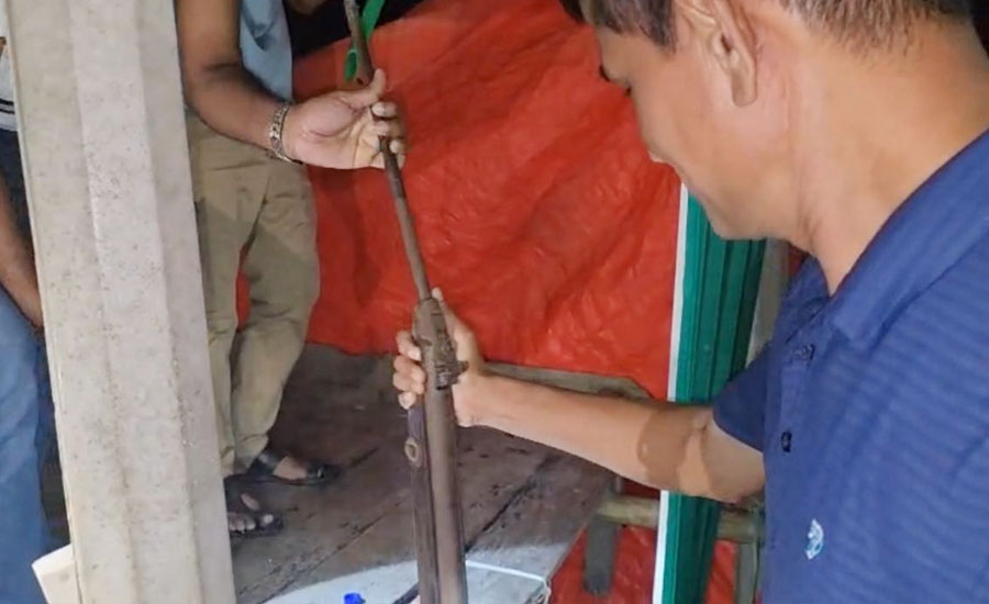 শ্রীপুরে পুলিশের কাছ থেকে ছিনিয়ে নেয়া সেই সুমন বাহিনীর তিনজন গ্রেপ্তার, টর্চারসেলে অস্ত্র উদ্ধার