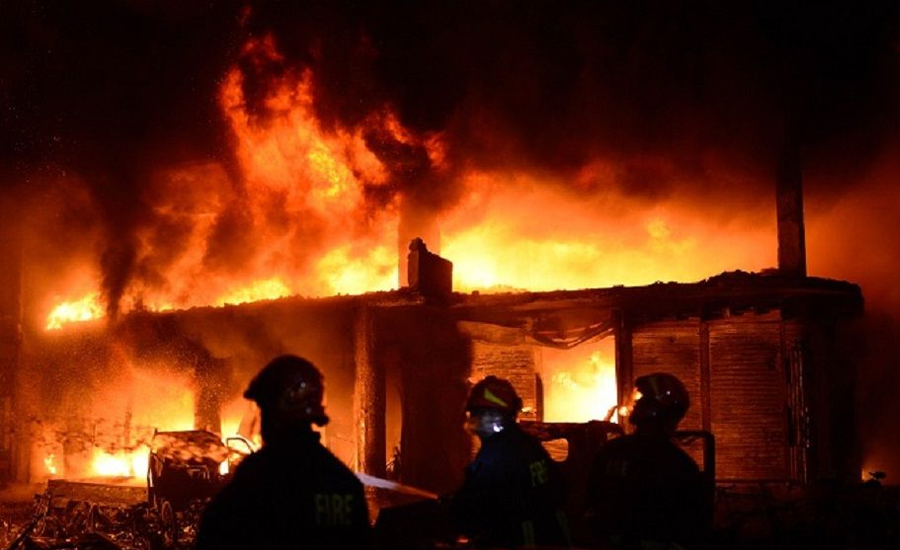 গাজীপুরে কাঁচাবাজারে ভয়াবহ আগুন