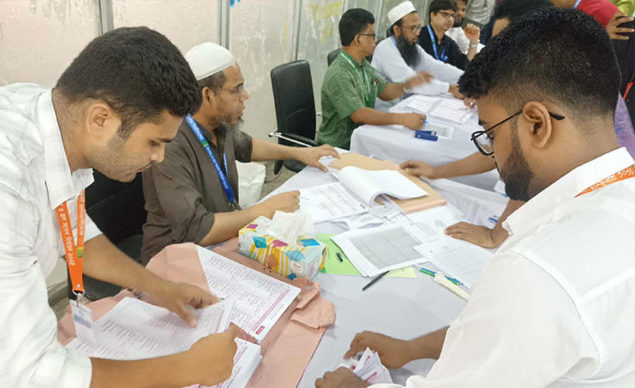 জাকসু নির্বাচনে ব্যালটে ভুলের অভিযোগ