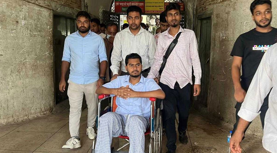 ১৮ দিন পর হাসপাতাল ছাড়লেন নুর