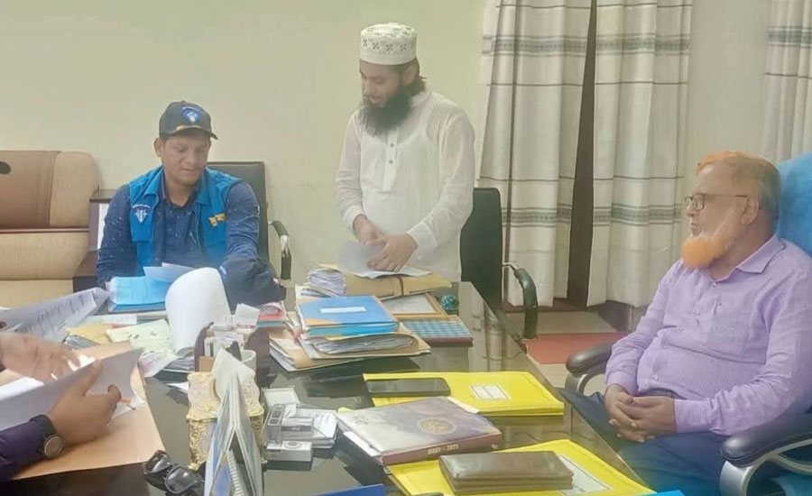 সিরাজগঞ্জ সরকারি কলেজে দুদকের অভিযান