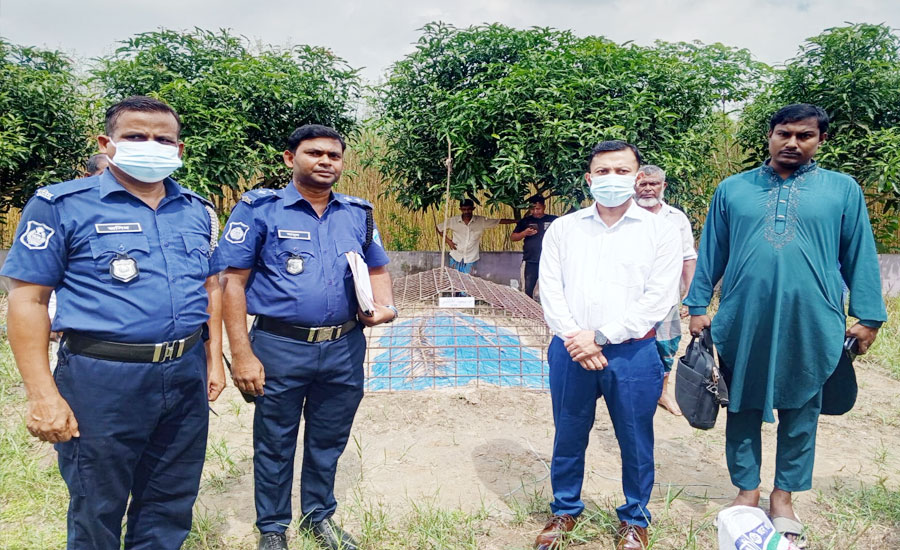 মুরাদনগরে দাফনের ১৯ দিন পর স্কুল ছাত্রীর লাশ উত্তোলন