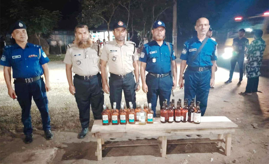 শেরপুরের নালিতাবাড়ীতে যৌথবাহিনীর অভিযানে ভারতীয় মদ জব্দ
