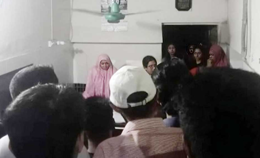 ঢাবি ছাত্রীকে ‘আটকে রেখে মারধর’, স্বপ্ননিবাস হোস্টেলের পরিচালক গ্রেপ্তার