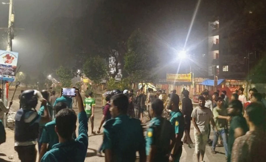 মধ্যরাতে ঢাবি ও ঢাকা কলেজের শিক্ষার্থীদের সংঘর্ষ