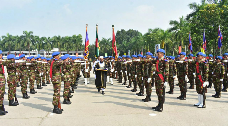 সেনাবাহিনীর ইঞ্জিনিয়ার্স ও সিগন্যালস্ কোরের রিক্রুট ব্যাচ-২০২৫ এর সেনাপ্রধান কুচকাওয়াজ অনুষ্ঠিত