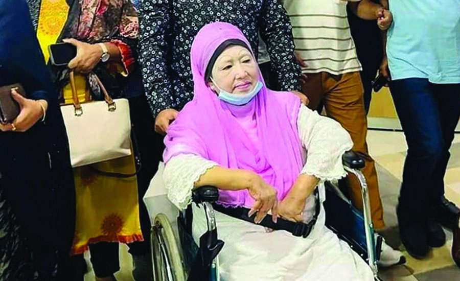 হাসপাতাল থেকে বাসায় ফিরলেন খালেদা জিয়া