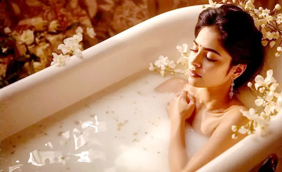 দুধ দিয়ে গোসল করলে যত উপকার