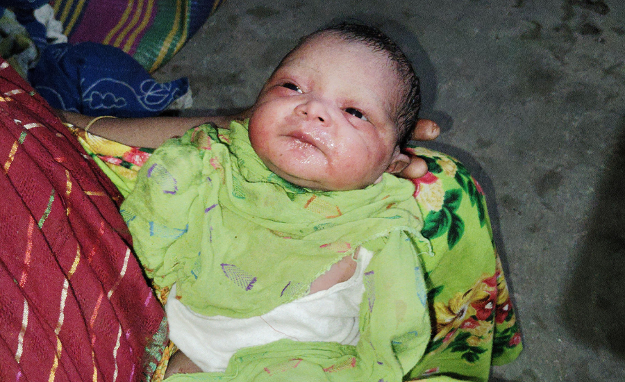 শ্রীবরদীতে পাগলীর কোলে নবজাতক নেই বাবার পরিচয়