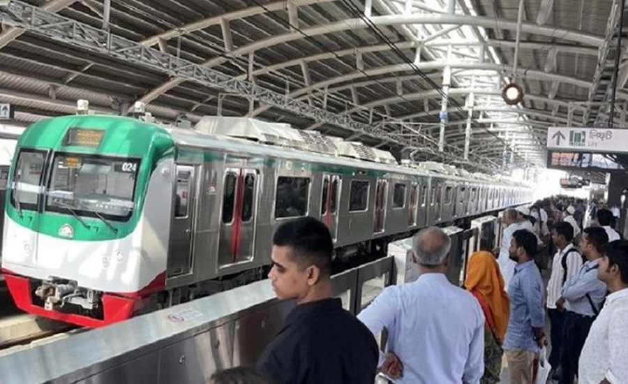 আজ থেকে মেট্রোরেল চলাচলে সময় বাড়লো 