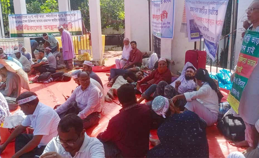 সোমবার থেকে আন্দোলনকারী শিক্ষকদের আমরণ অনশনের ঘোষণা