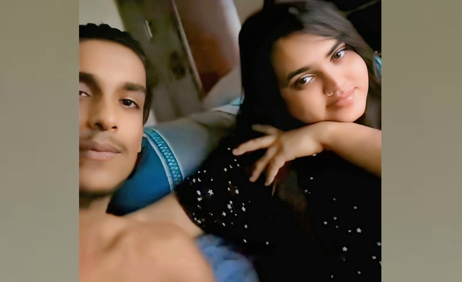 পুলিশের চোখ ফাঁকি দিয়ে বাংলাদেশি যুগল এখন বিশ্বসেরা পর্ন তারকা!