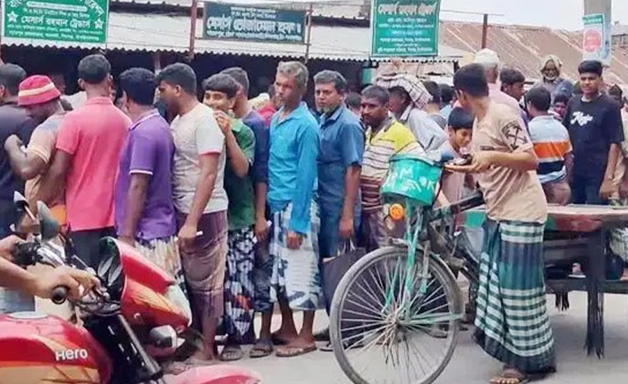 চাঁপাইনবাবগঞ্জে সার সংকট চরমে, ভোগান্তীতে সাধারন কৃষক
