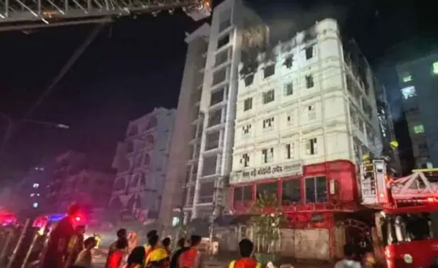 মিরপুরে বহুতল ভবনের আগুন নিয়ন্ত্রণে