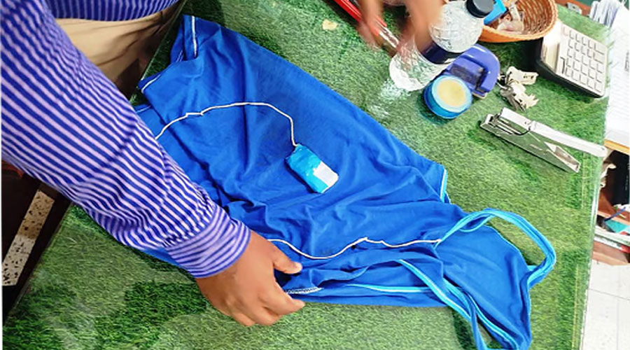 পরীক্ষার হলে কাশি সংকেতে জালিয়াতি, দিনাজপুরে চাকরিপ্রার্থী আটক