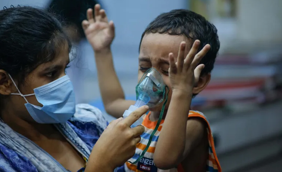 বিষাক্ত বাতাসে শিশু মৃত্যুর নীরব মহামারিতে ভুগছে বাংলাদেশ