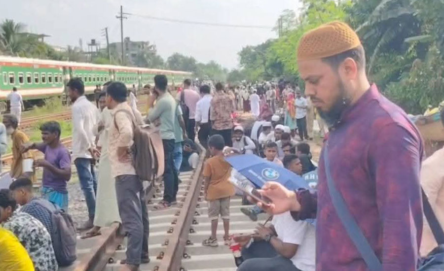 মোহনগঞ্জ এক্সপ্রেস ট্রেন গাজীপুরাংশে লাইনচ্যুত