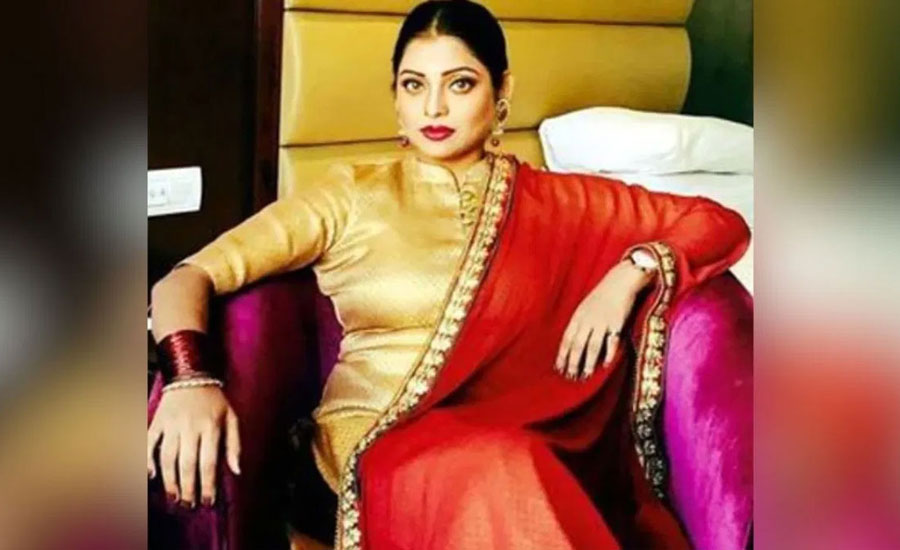 স্বর্ণের গয়না চুরির দায়ে গ্রেপ্তার অভিনেত্রী