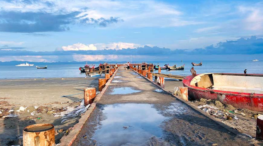 সেন্ট মার্টিনে দ্বিতীয় দিনেও পর্যটকশূন্য, দিশেহারা ব্যবসায়ীরা