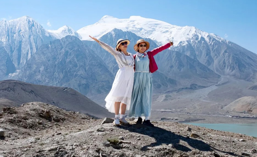 চীনের পর্যটন স্বর্গ জিনজিয়াং, সৌন্দর্যের আড়ালে নিপীড়ন