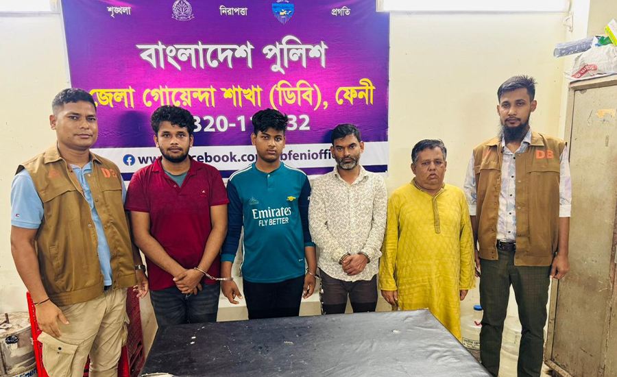 ফেনীতে বৈষম্য বিরোধী মামলা’ থেকে অব্যাহতির নামে প্রতারণা চক্র গ্রেফতার