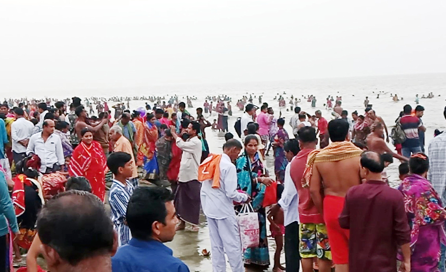 কুয়াকাটায় দুই শত বছর পুরান ঐতিহ্যবাহী রাস মেলা ও পূণ্যস্নান উৎযাপিত