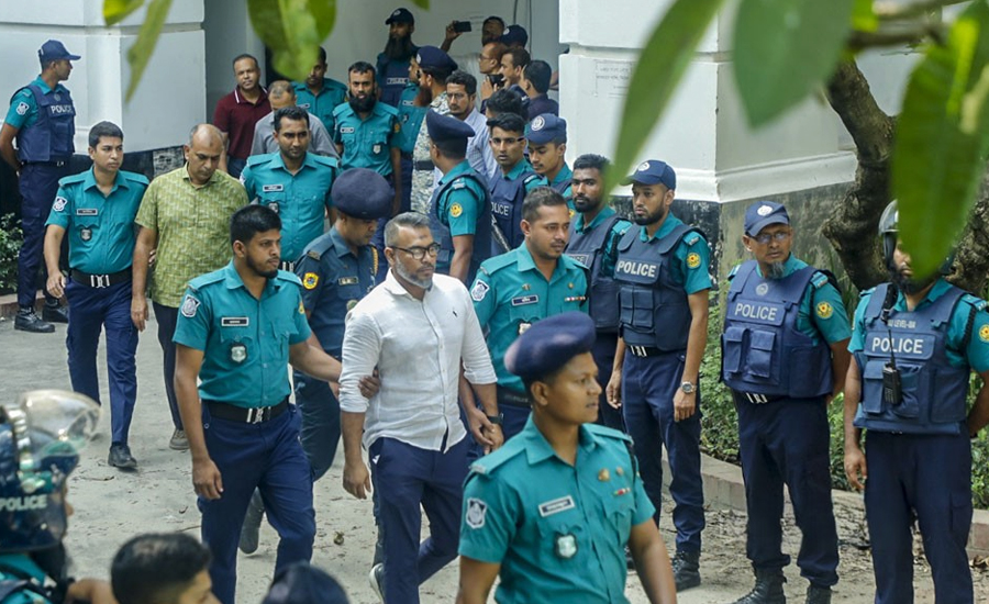 গ্রেপ্তার সেনা কর্মকর্তাদের চাকরি আছে কি না, যা বলল সেনা সদর