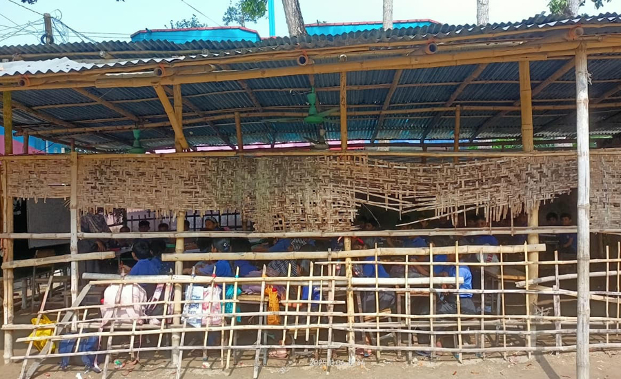 সাতক্ষীরায় প্রাথমিক বিদ্যালয়গুলোতে অবকাঠামোগত সংকটে পাঠদান ব্যাহত