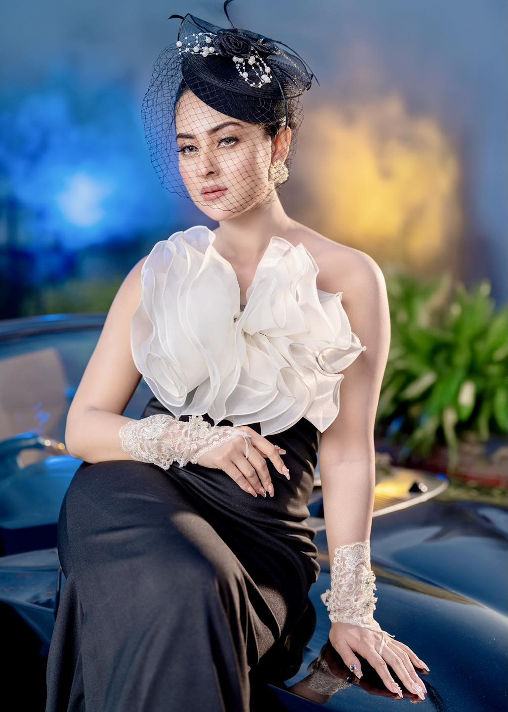 রাজকীয় লুকে চমকে দিলেন বুবলী