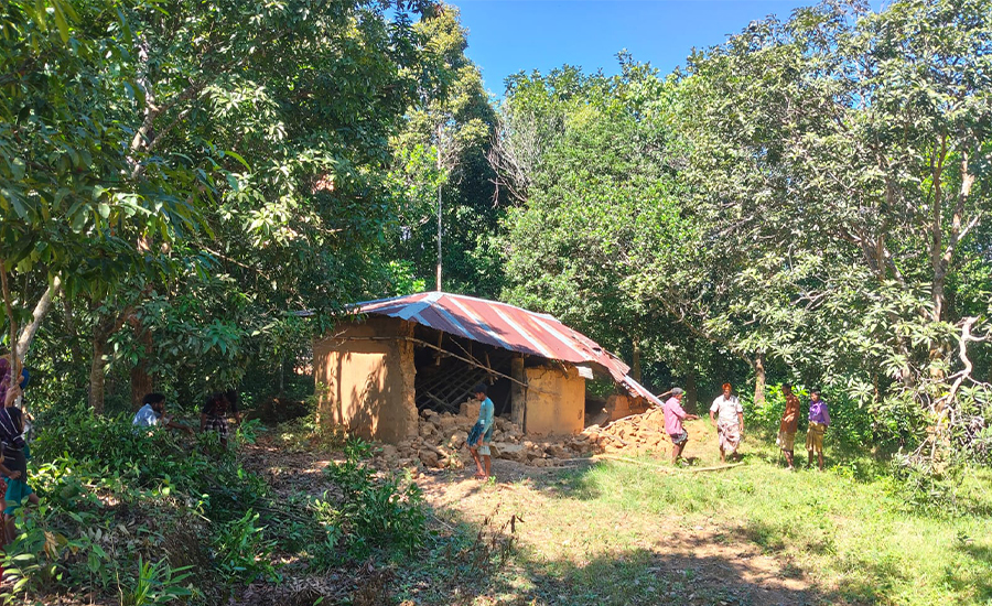 পেকুয়ায় অভিযানে এক একর জায়গা দখল মুক্ত করেছে বনবিভাগ