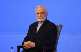 ইরানকে নতজানু করা যাবে না: ট্রাম্পকে খামেনির উপদেষ্টার স্পষ্ট বার্তা