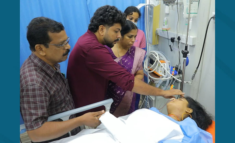 বিয়ের সাজ নিতে গিয়ে দুর্ঘটনা, সিনেমা স্টাইলে হাসপাতালেই বিয়ে